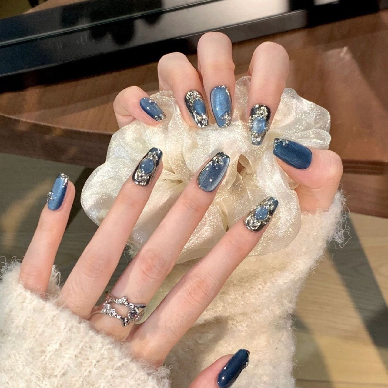 Blue Buccellati French-style light luxury, flattering and versatile, purely handmade press-on nails, wholesale, same style as on Douyin