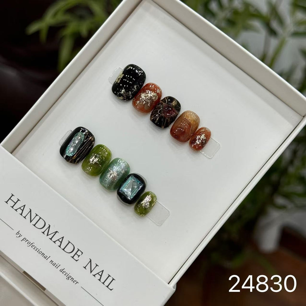 Handmade Long False Nails with a High-End Look, Enhancing Skin Tone, Popular Cat-Eye Style, Luxurious Manicure