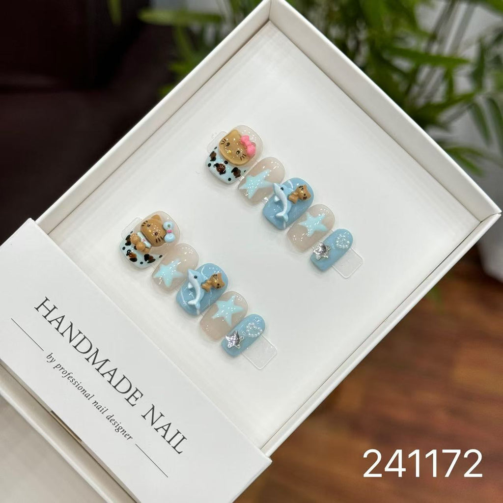 Handmade Long False Nails with a High-End Look, Enhancing Skin Tone, Popular Cat-Eye Style, Luxurious Manicure