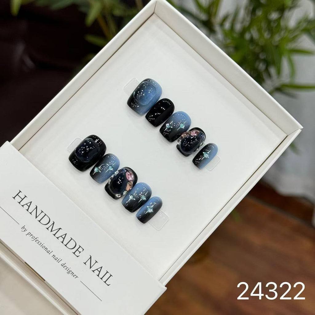 Handmade Long False Nails with a High-End Look, Enhancing Skin Tone, Popular Cat-Eye Style, Luxurious Manicure