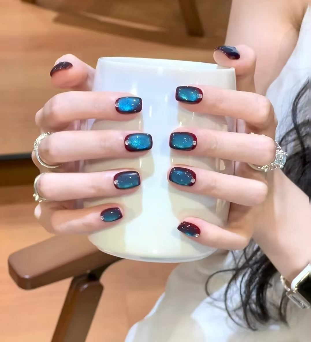[Blue Enchantress] Autumn and winter elegant sweet and cool style, pure handmade blue cat-eye nail art, flattering and versatile, hand-made wearable nails