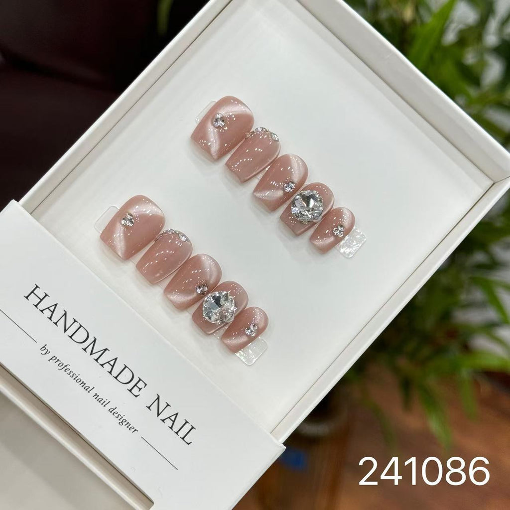 Handmade Long False Nails with a High-End Look, Enhancing Skin Tone, Popular Cat-Eye Style, Luxurious Manicure